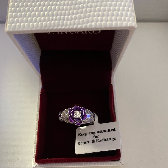 Ring - Picture 3 of 7